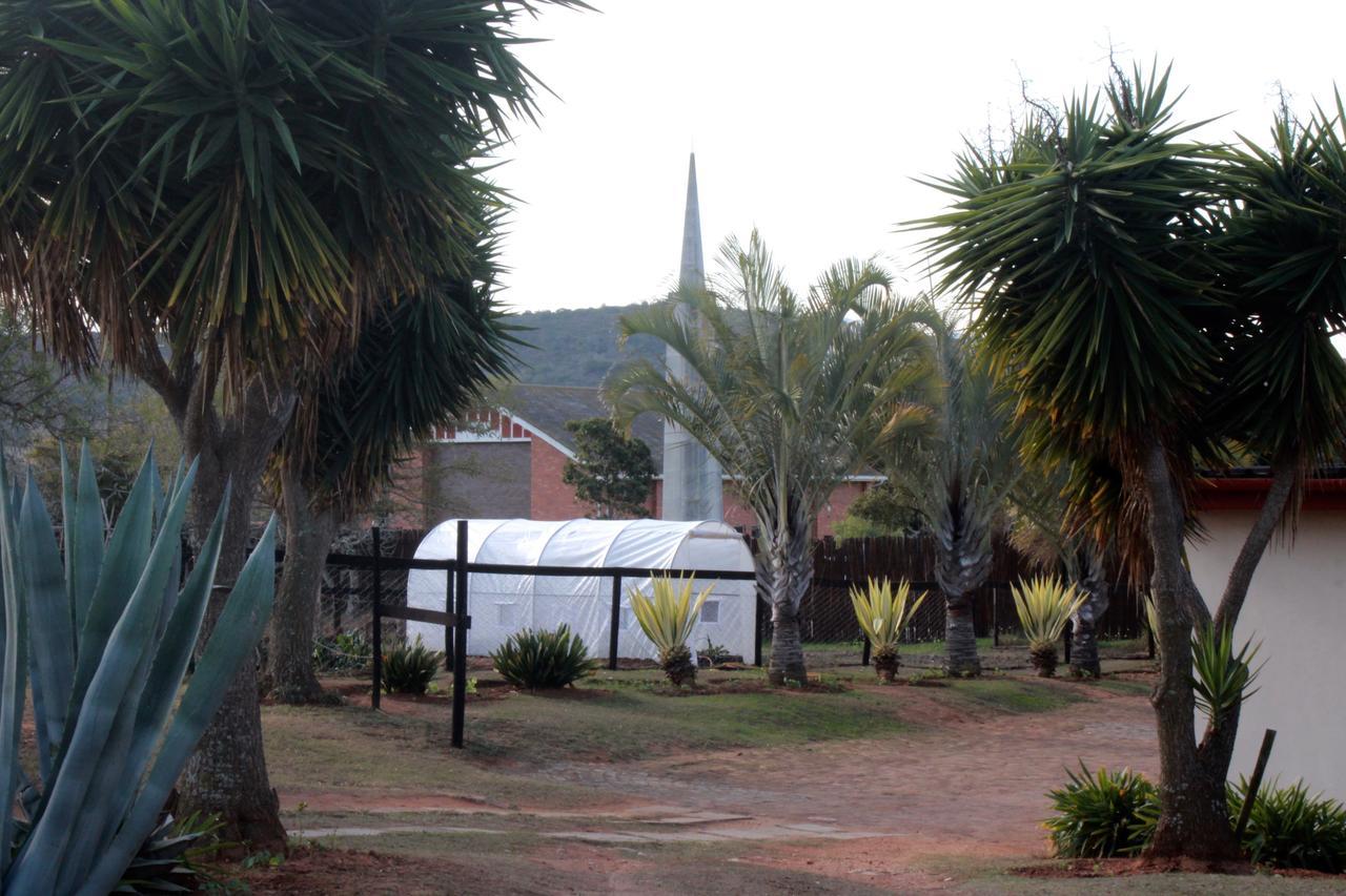 Cheetah Lodge Guest House Hartenbos Exterior photo